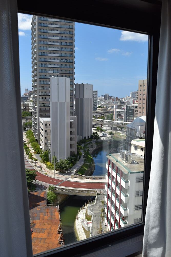 Hotel Azat Naha