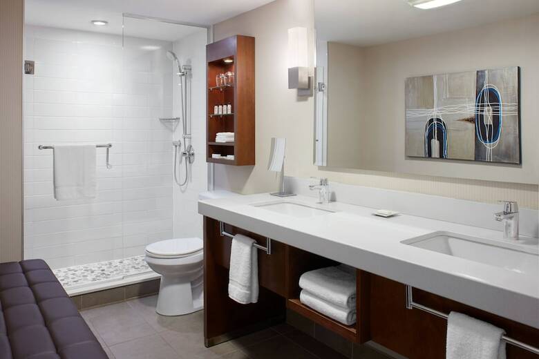 Delta Hotels By Marriott Kingston Waterfront