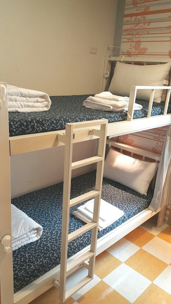 Hostal Happy Island Hostel - Vegetarian Guest Only