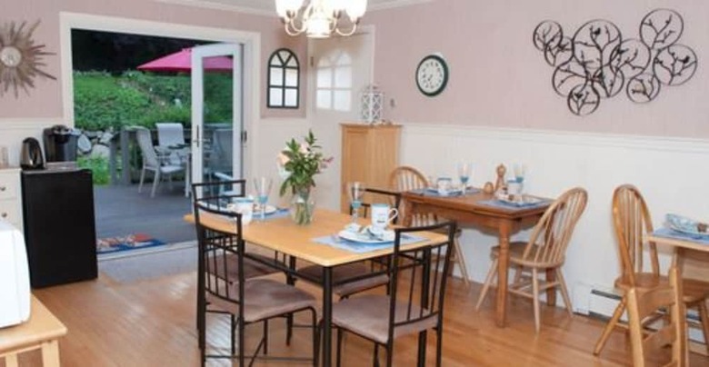 Cranberry Manor Bed And Breakfast Cape Cod