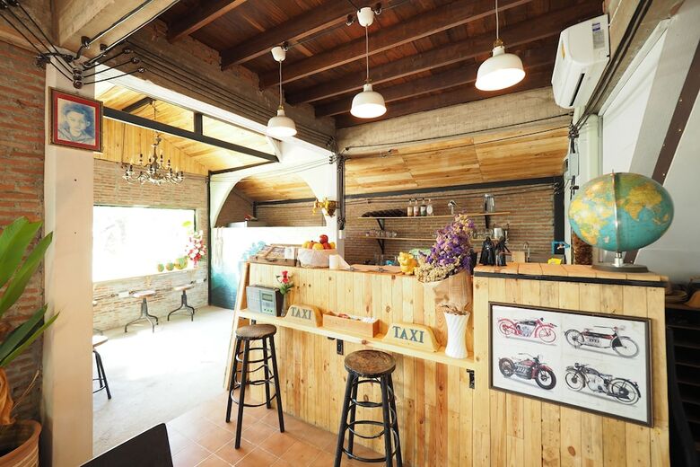 Hostal Slow Tree Ayutthaya