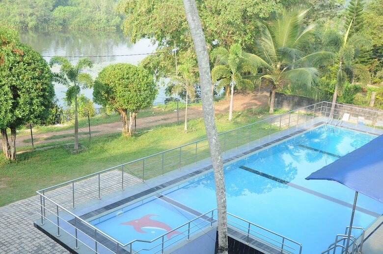 Hotel Kamaro Holiday Resort