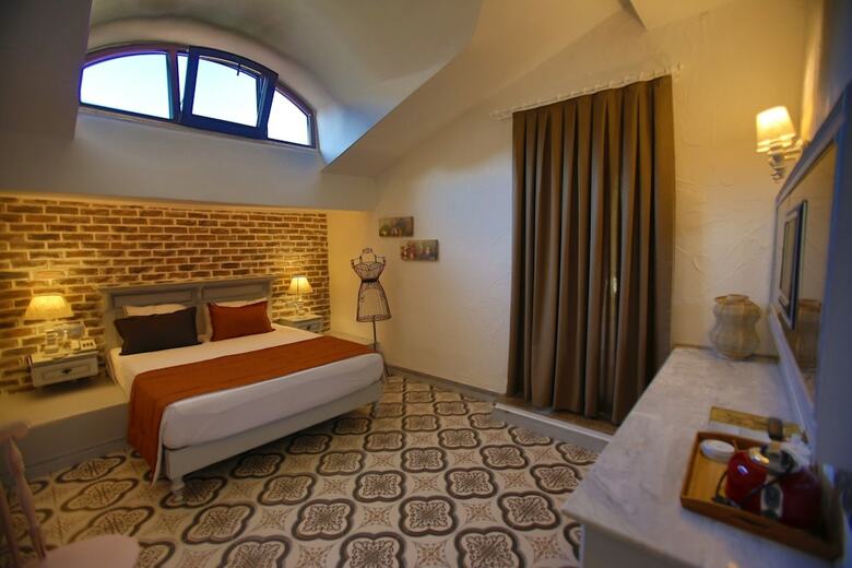 S3 Orange Exclusive Hotel