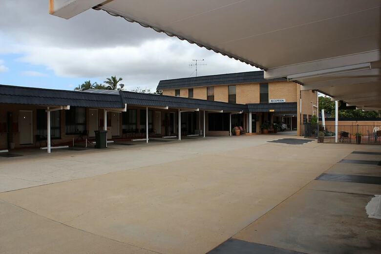 Mas Country Acacia Motor Inn
