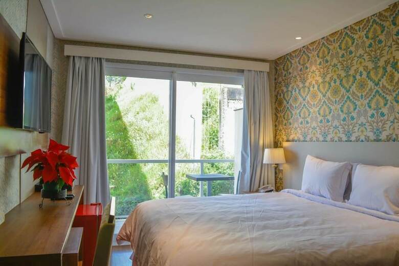 Chris Park Hotel