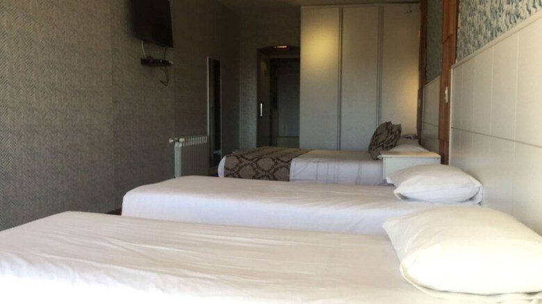 Chris Park Hotel