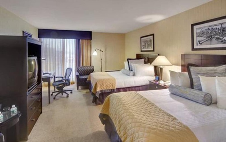 Wyndham Garden Hotel Newark Airport