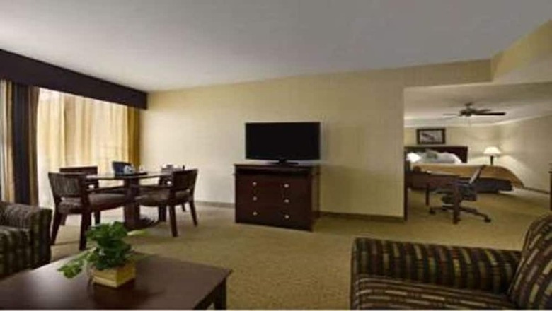 Wyndham Garden Hotel Newark Airport