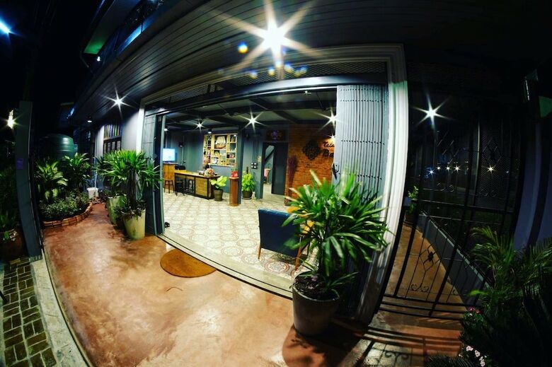 Hostal Talardkao Balcony Krabi