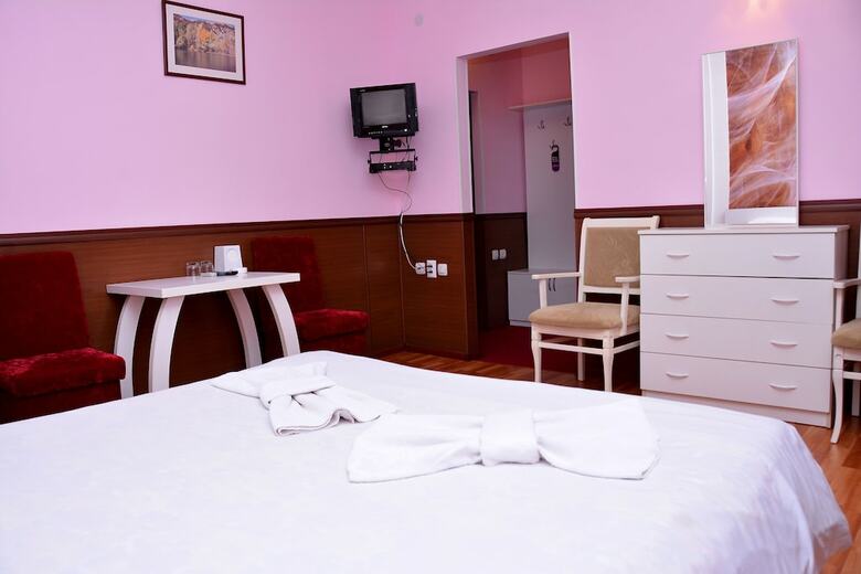 Vayk Hotel And Tourism Center