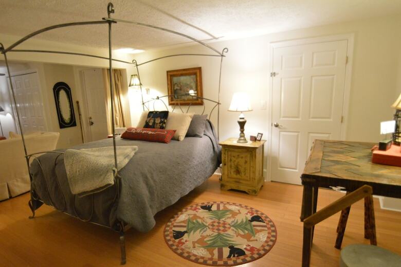 Bed & Breakfast Peabody's 'hip Little Stay'