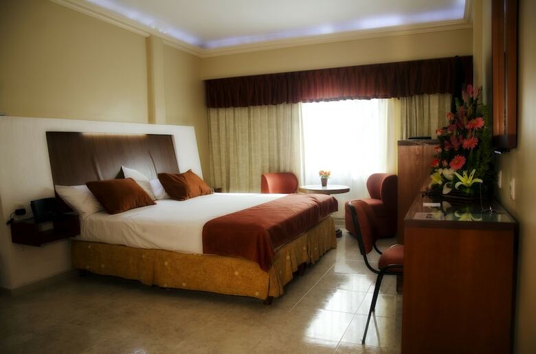 Hotel Palmera Suites