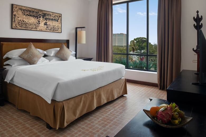 Palace Gate Hotel & Resort