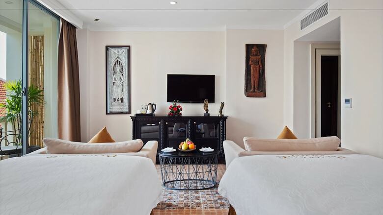 Palace Gate Hotel & Resort