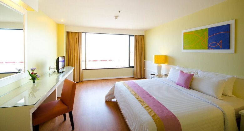 Tongtara Riverview Hotel