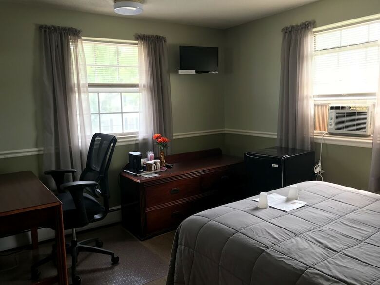 Hotel Brookside House