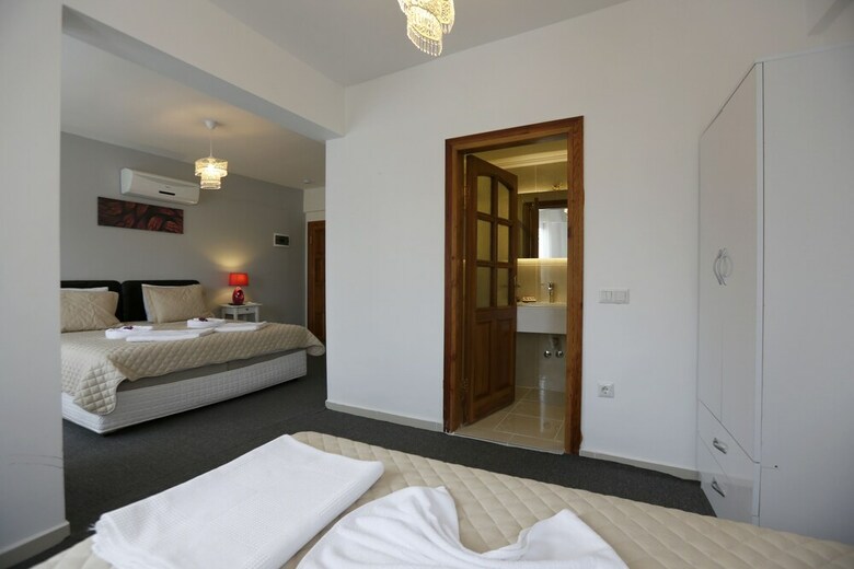 Himm Hotel