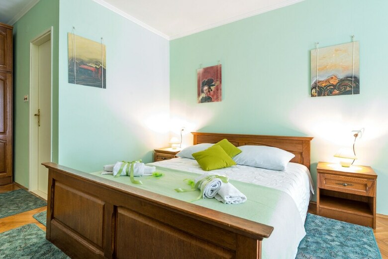 Apartments And Room Lora