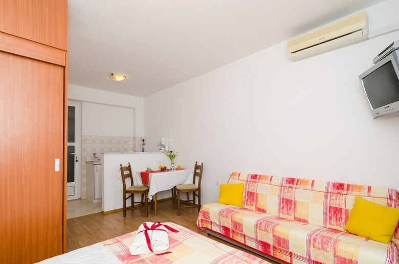 Apartments And Room Lora
