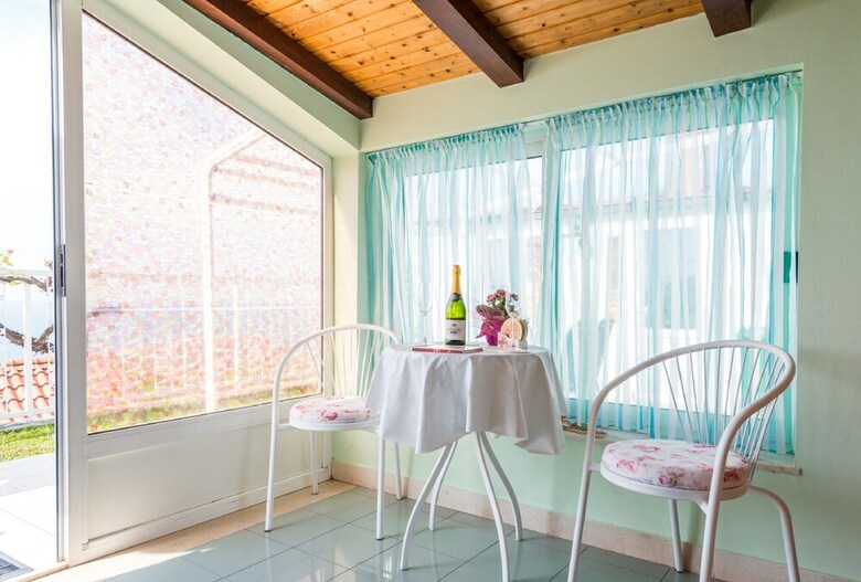 Apartments And Room Lora