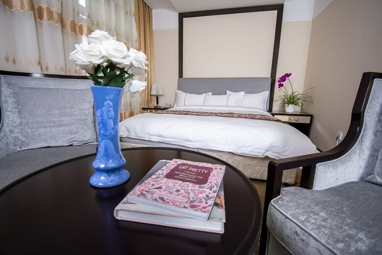 Mika Hotel