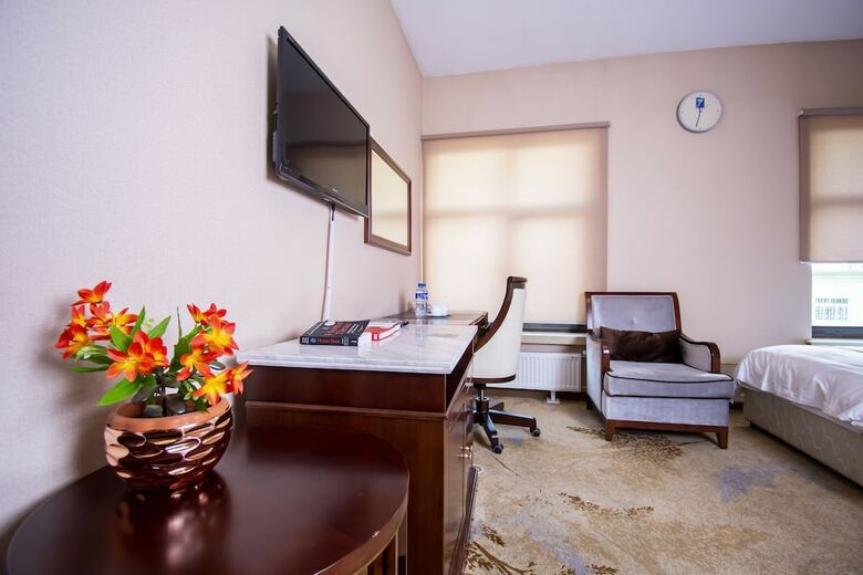 Mika Hotel