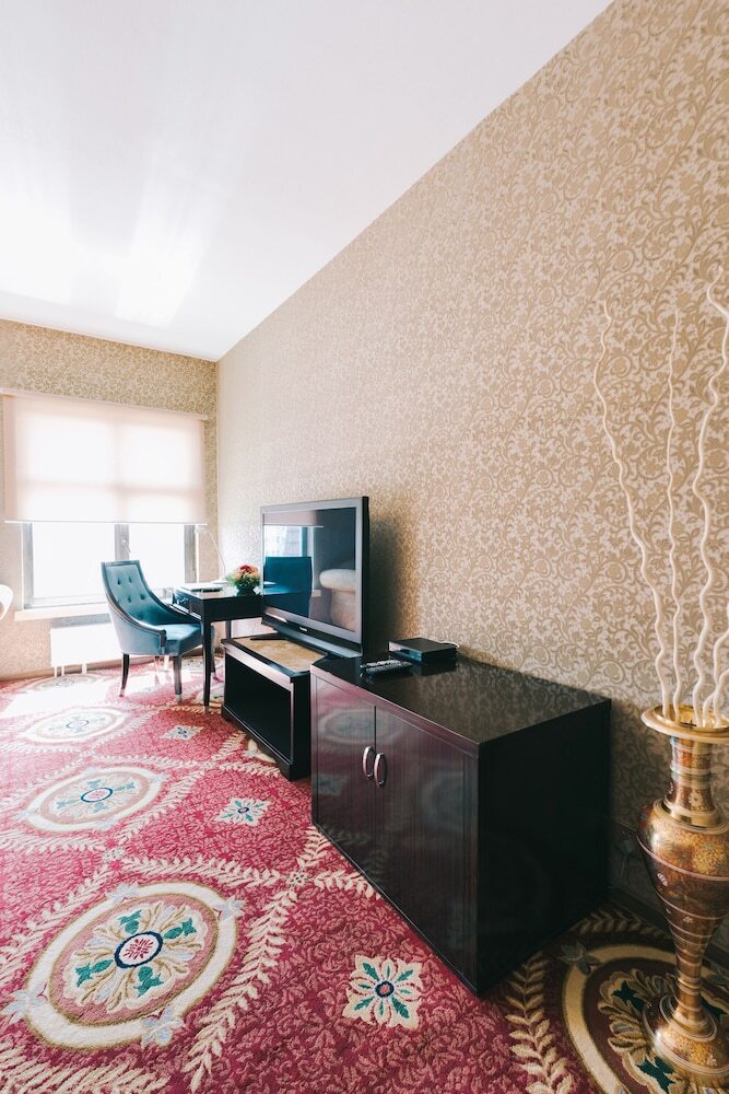 Mika Hotel