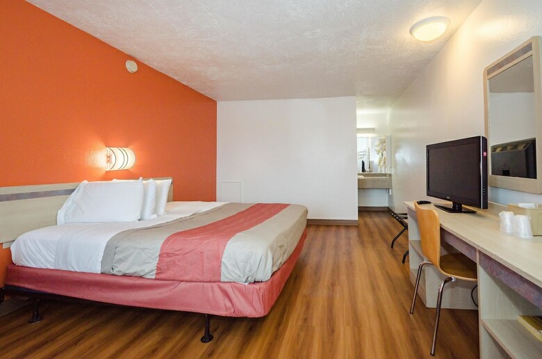 Motel 6 Commerce Ga