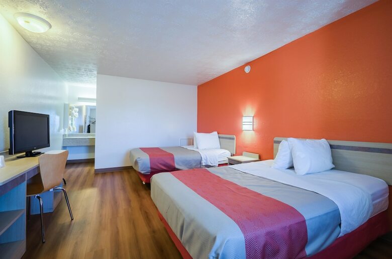 Motel 6 Commerce Ga