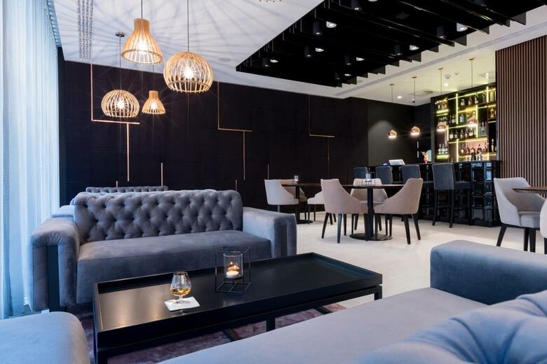 Grand Ascot Hotel