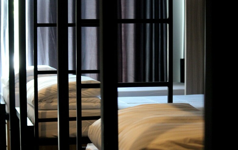 Hostal Phuket Marine Poshtel