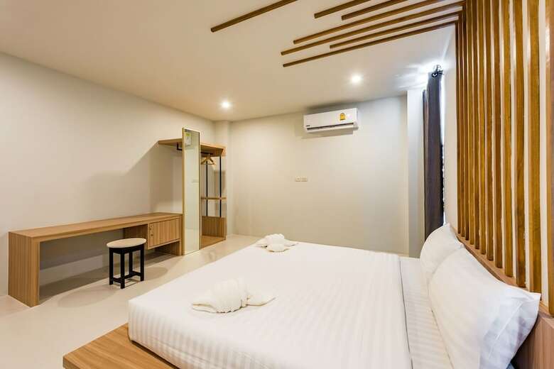 Hostal Phuket Marine Poshtel