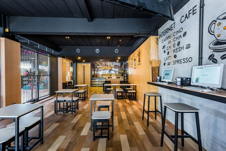 Hostal Phuket Marine Poshtel