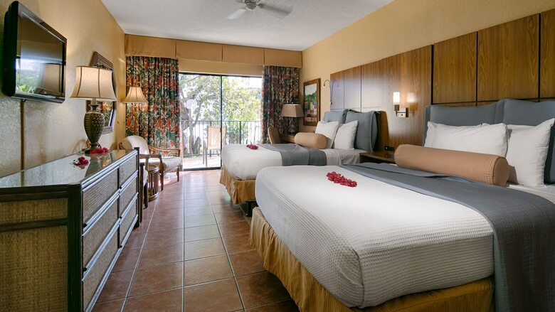 Hotel Emerald Beach Resort