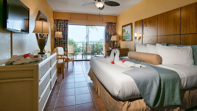 Hotel Emerald Beach Resort