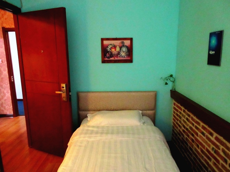 Hostal 25 Four Seasons Youth Hostel