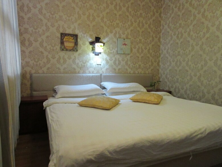 Hostal 25 Four Seasons Youth Hostel