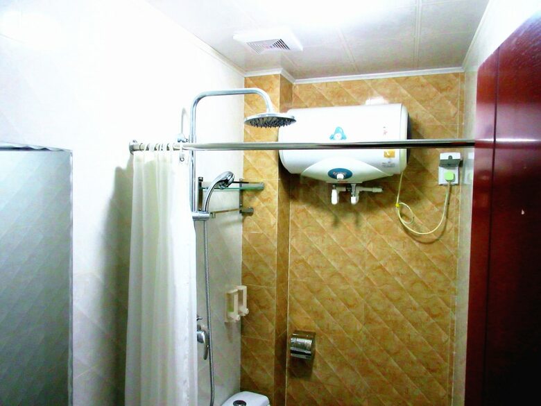 Hostal 25 Four Seasons Youth Hostel
