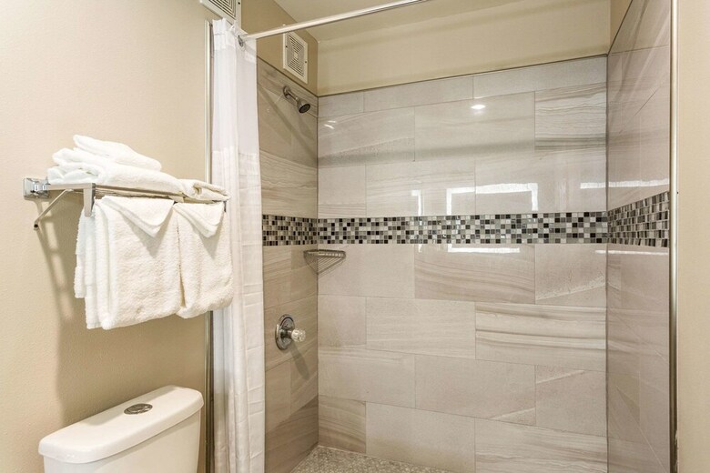 Motel Econo Lodge  Inn & Suites