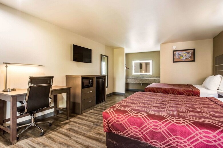 Motel Econo Lodge  Inn & Suites