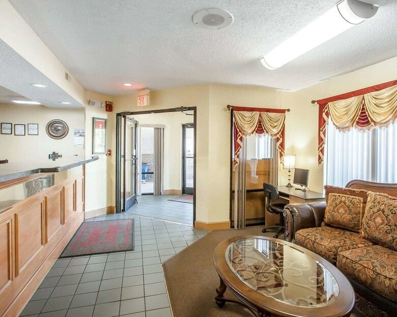 Motel Econo Lodge  Inn & Suites