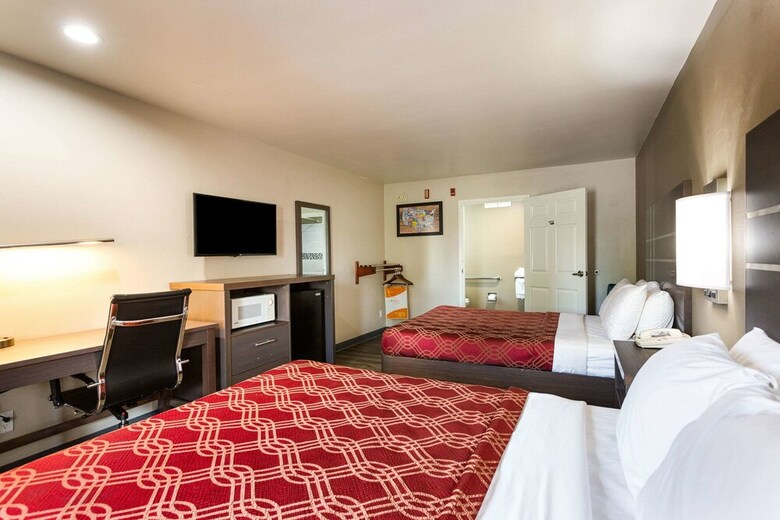 Motel Econo Lodge  Inn & Suites