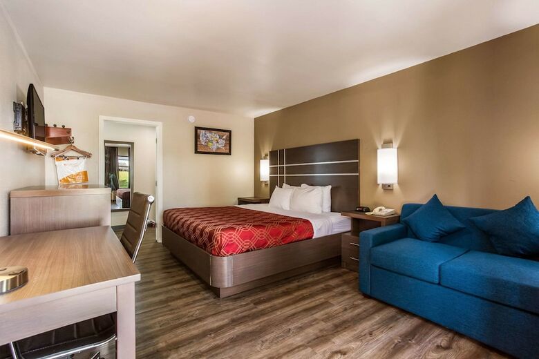 Motel Econo Lodge  Inn & Suites