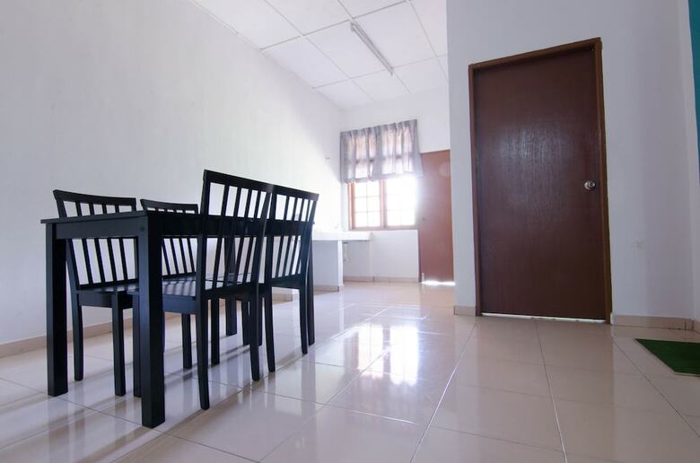 Bed & Breakfast Anggerik Residence