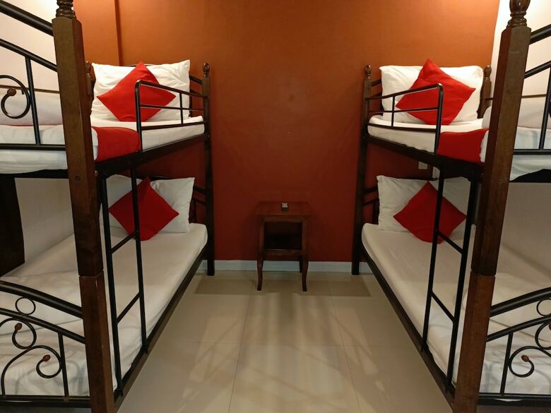Oyo 402 Royale Parc Hotel