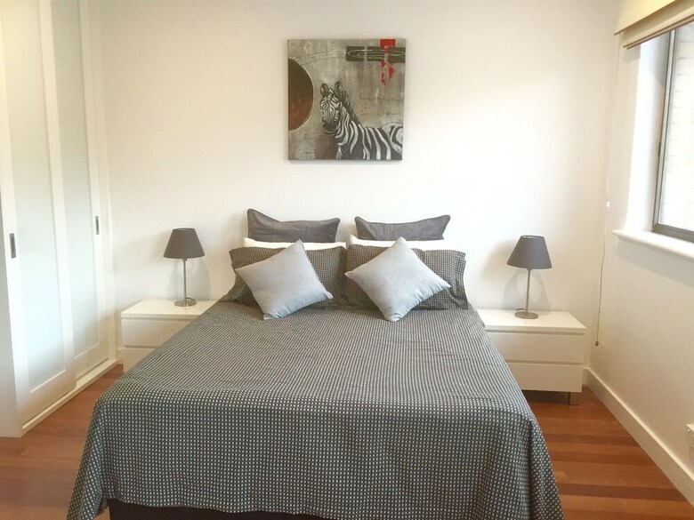 Luxury Townhouse In Chic North Adelaide