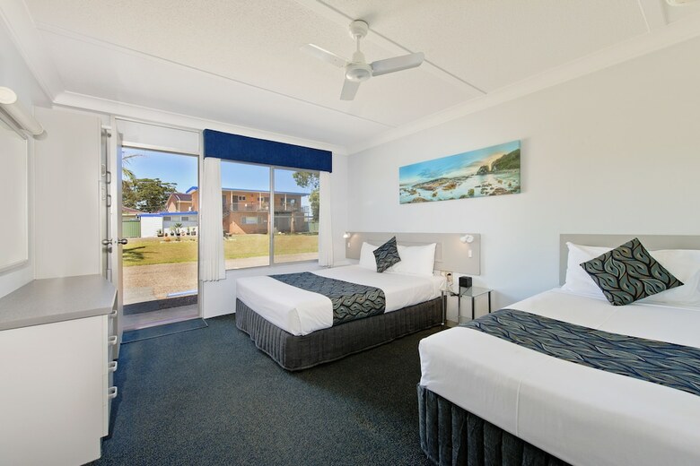 Haven Waters Motel & Apartments