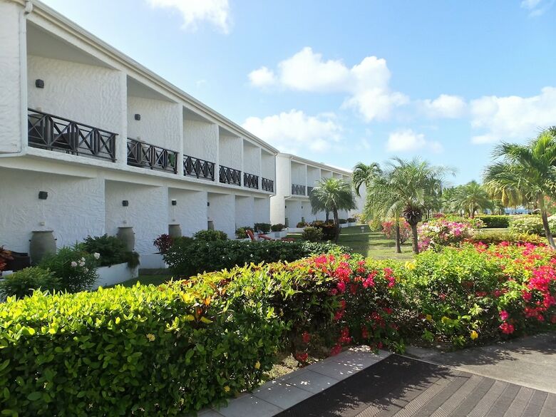 Hotel Coyaba Beach Resort