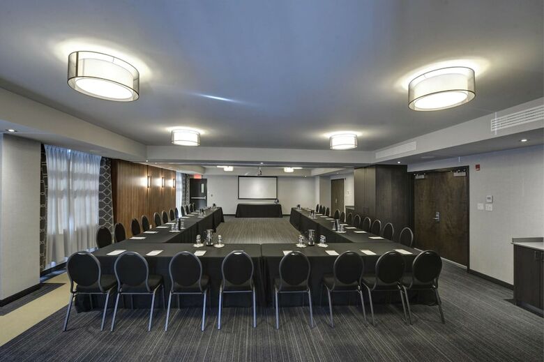 Hotel Hampton Inn & Suites By Hilton Quebec City /saint-romuald