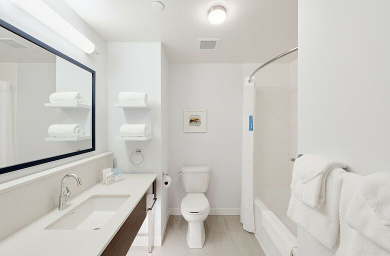 Hotel Hampton Inn & Suites By Hilton Quebec City /saint-romuald